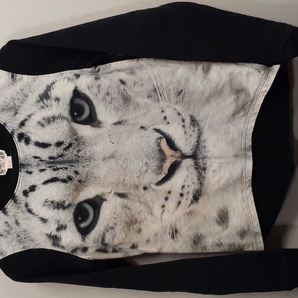 Adorable H&M sweatshirt, girls size 12-14Y